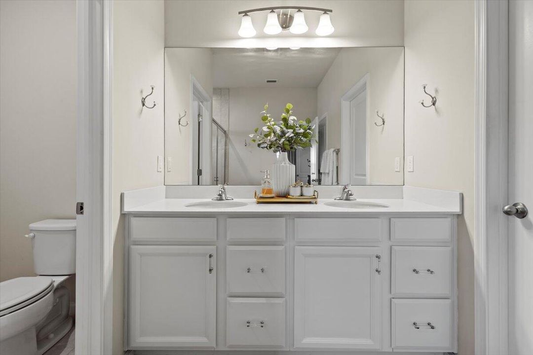 For Sale: $424,000 (4 beds, 2 baths, 1817 Square Feet)