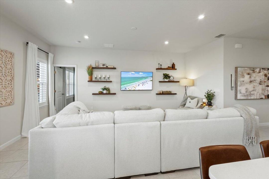 For Sale: $424,000 (4 beds, 2 baths, 1817 Square Feet)