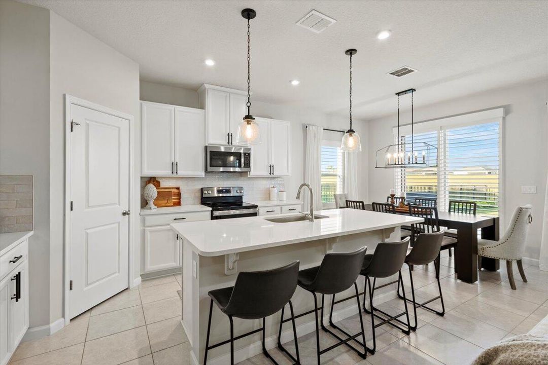 For Sale: $424,000 (4 beds, 2 baths, 1817 Square Feet)