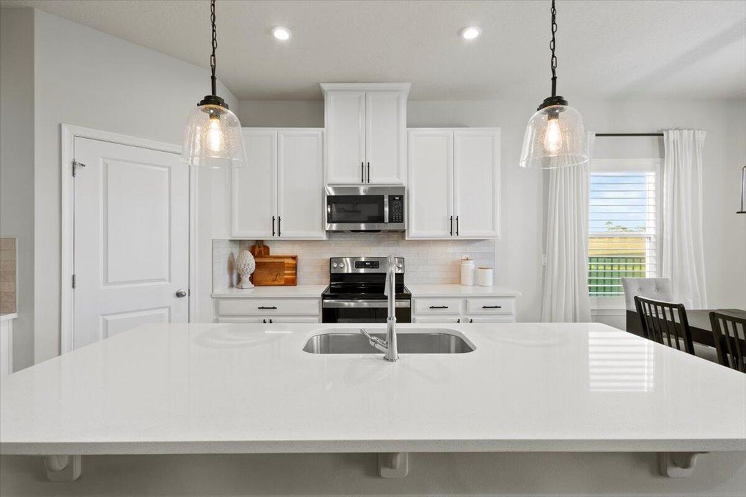 For Sale: $424,000 (4 beds, 2 baths, 1817 Square Feet)