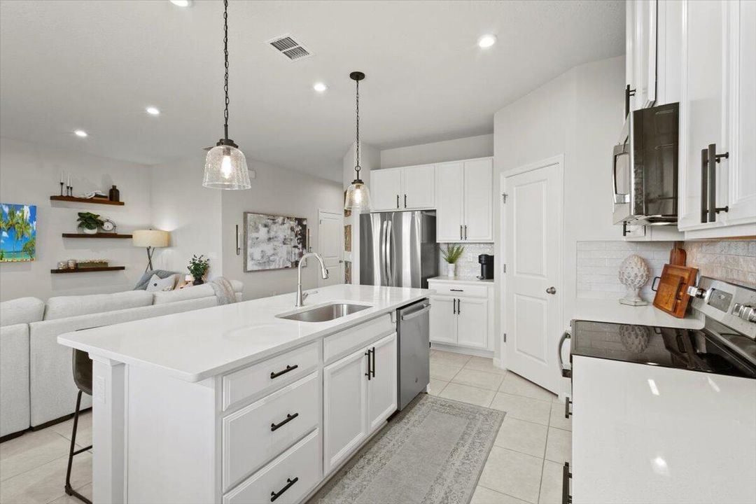 For Sale: $424,000 (4 beds, 2 baths, 1817 Square Feet)