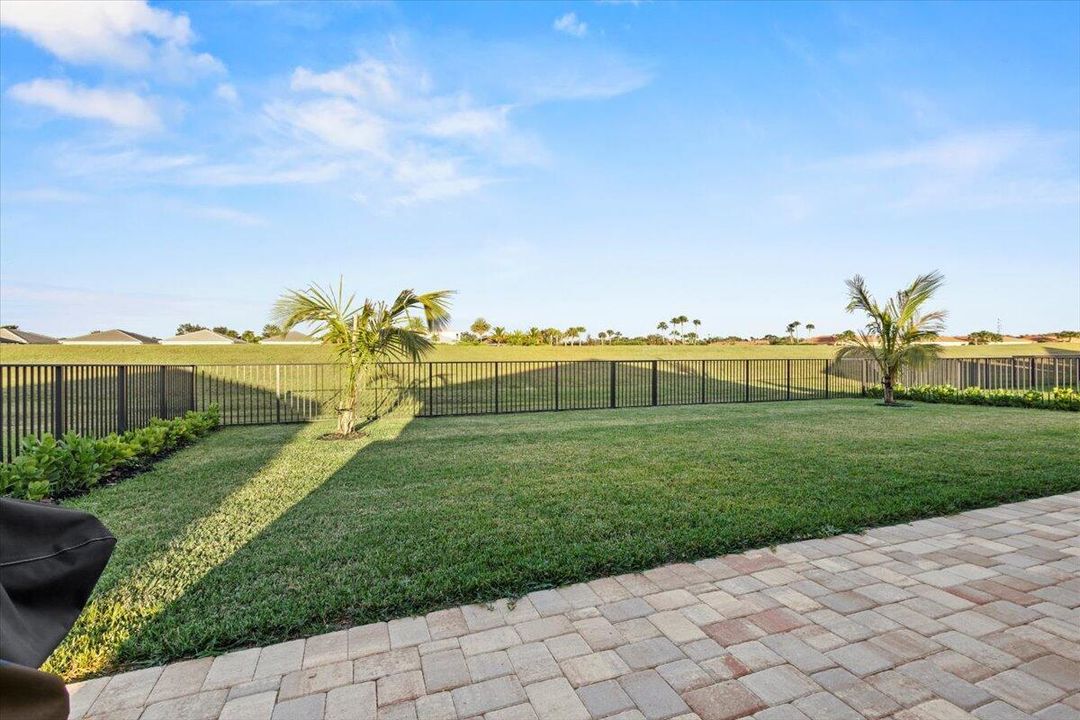 For Sale: $424,000 (4 beds, 2 baths, 1817 Square Feet)