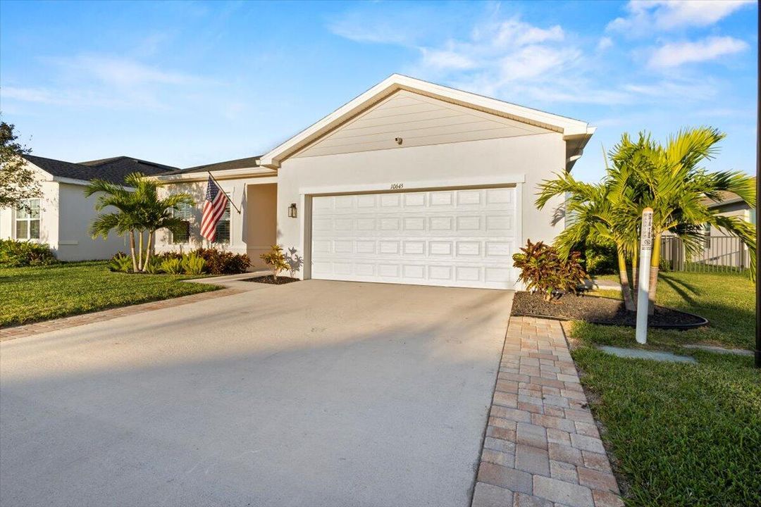 For Sale: $424,000 (4 beds, 2 baths, 1817 Square Feet)