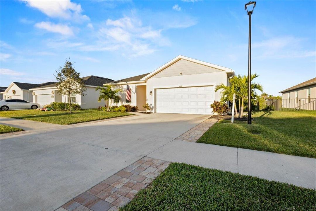 For Sale: $424,000 (4 beds, 2 baths, 1817 Square Feet)