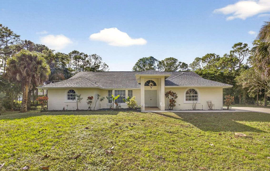 待售: $740,000 (3 贝兹, 2 浴室, 2045 平方英尺)