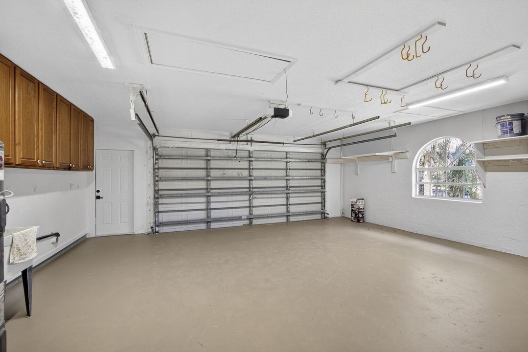 待售: $740,000 (3 贝兹, 2 浴室, 2045 平方英尺)