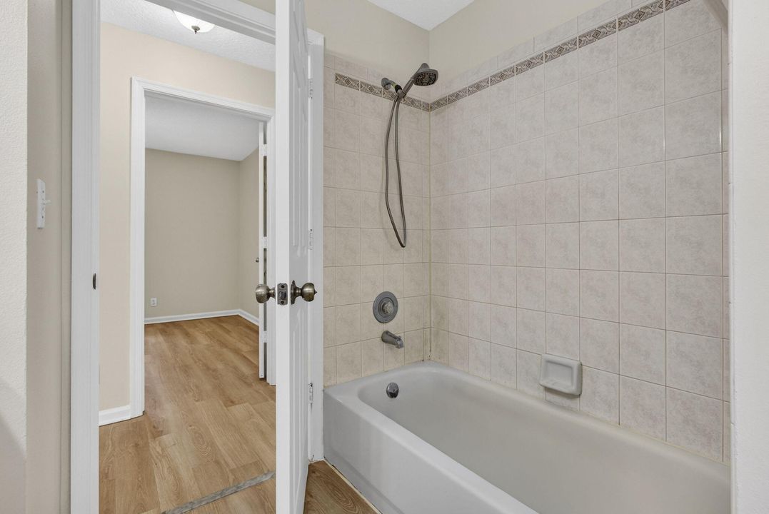 待售: $740,000 (3 贝兹, 2 浴室, 2045 平方英尺)