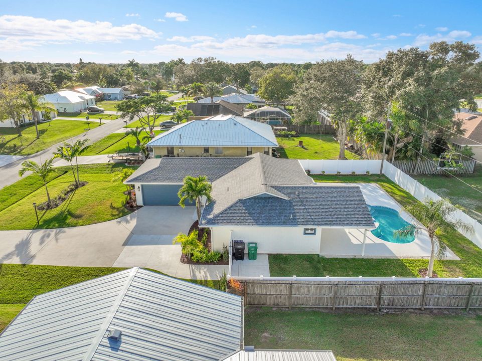 For Sale: $399,000 (3 beds, 2 baths, 1275 Square Feet)