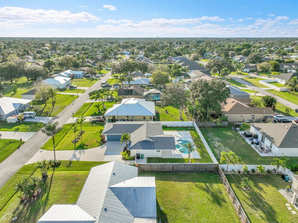 For Sale: $399,000 (3 beds, 2 baths, 1275 Square Feet)