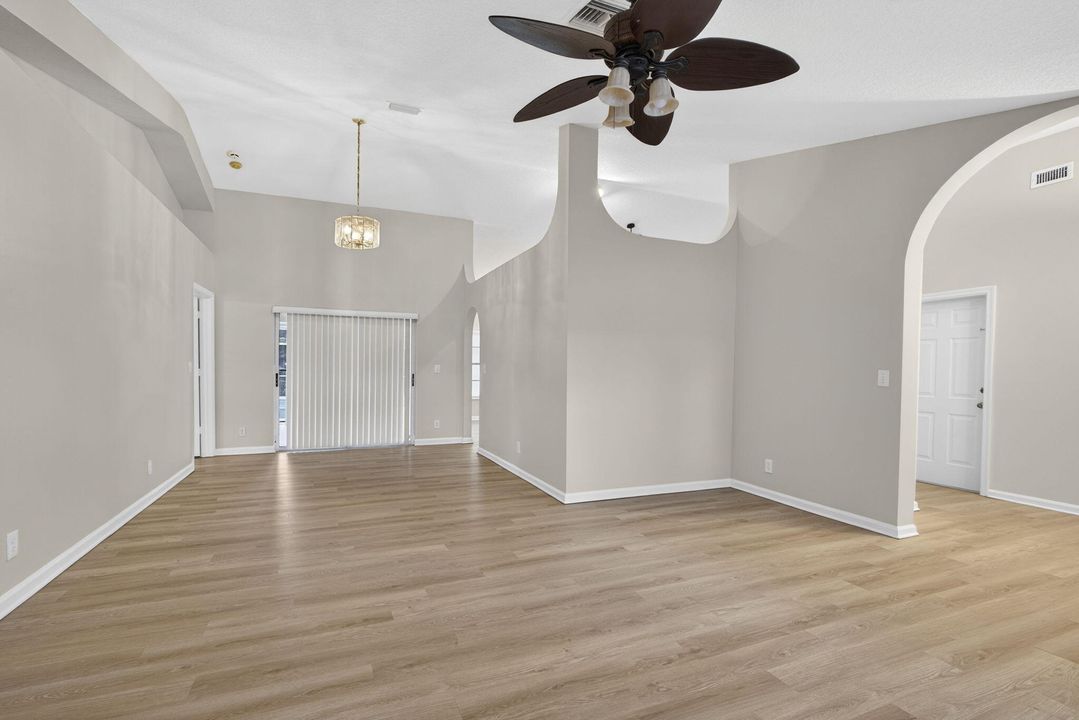 待售: $740,000 (3 贝兹, 2 浴室, 2045 平方英尺)