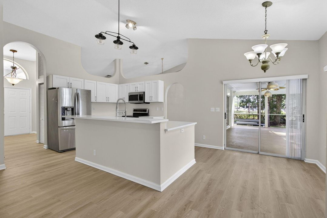 待售: $740,000 (3 贝兹, 2 浴室, 2045 平方英尺)