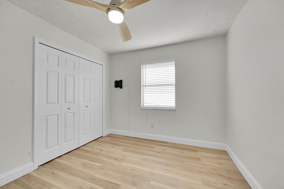 For Sale: $399,000 (3 beds, 2 baths, 1275 Square Feet)