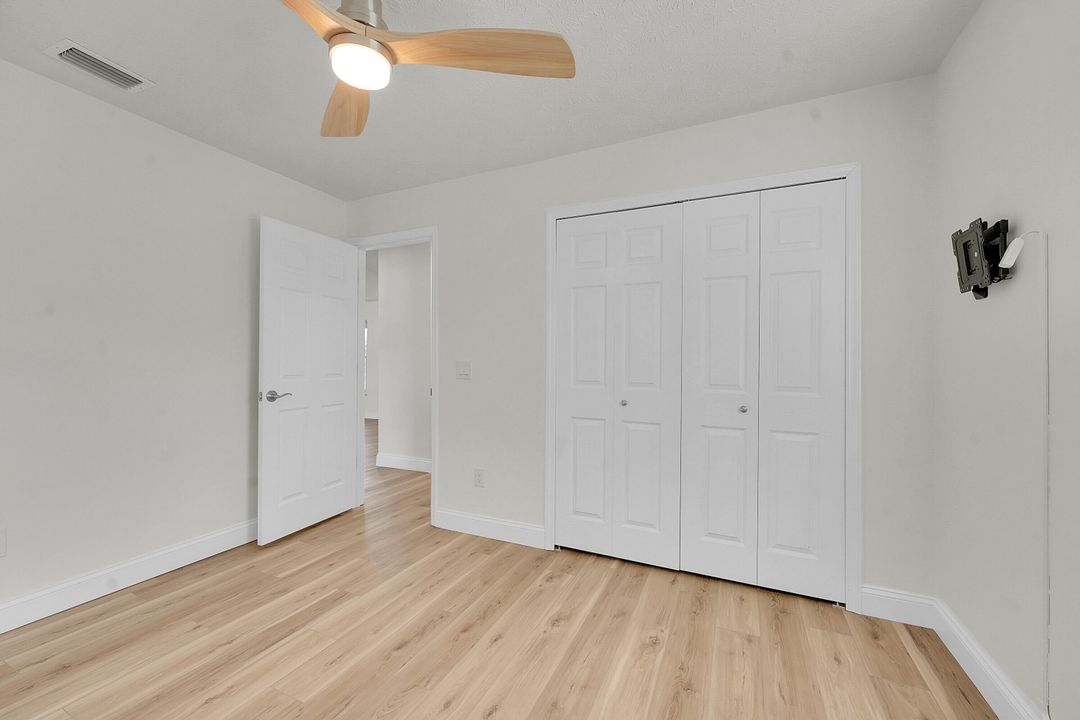 For Sale: $399,000 (3 beds, 2 baths, 1275 Square Feet)