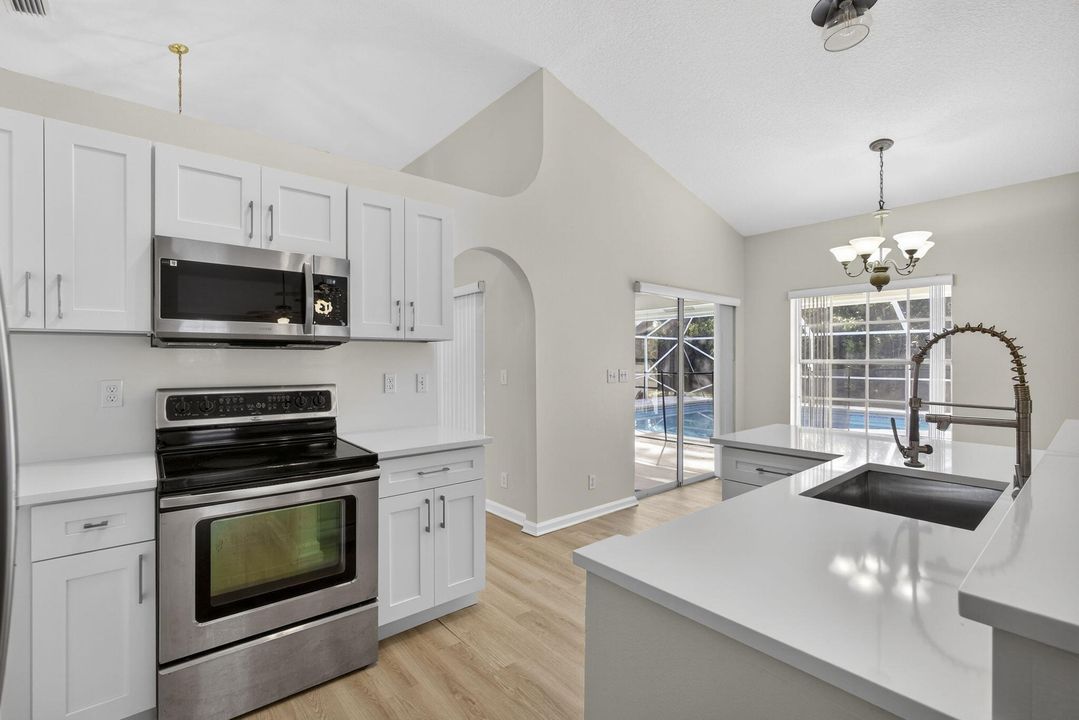 待售: $740,000 (3 贝兹, 2 浴室, 2045 平方英尺)