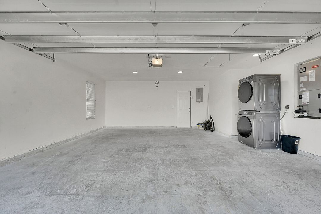 For Sale: $399,000 (3 beds, 2 baths, 1275 Square Feet)