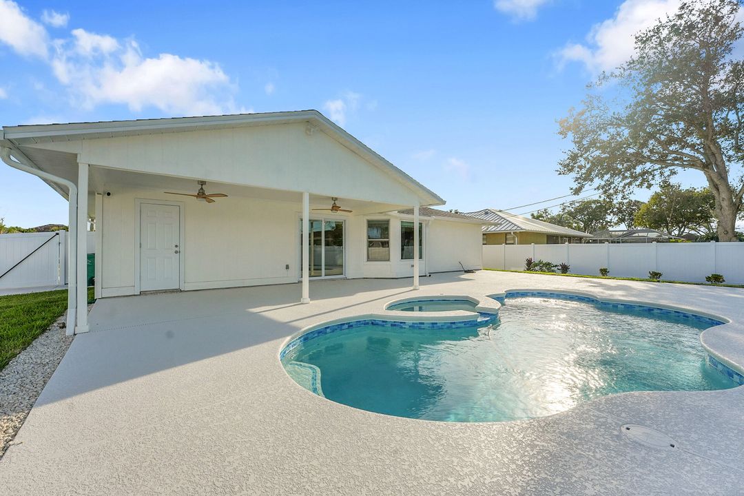 For Sale: $399,000 (3 beds, 2 baths, 1275 Square Feet)