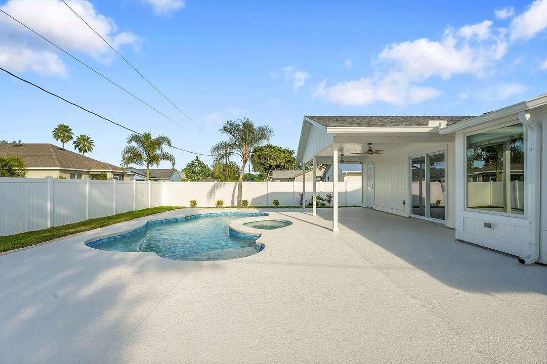 For Sale: $399,000 (3 beds, 2 baths, 1275 Square Feet)