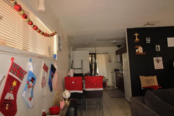 На продажу: $249,000 (3 спален, 1 ванн, 828 Квадратных фут)