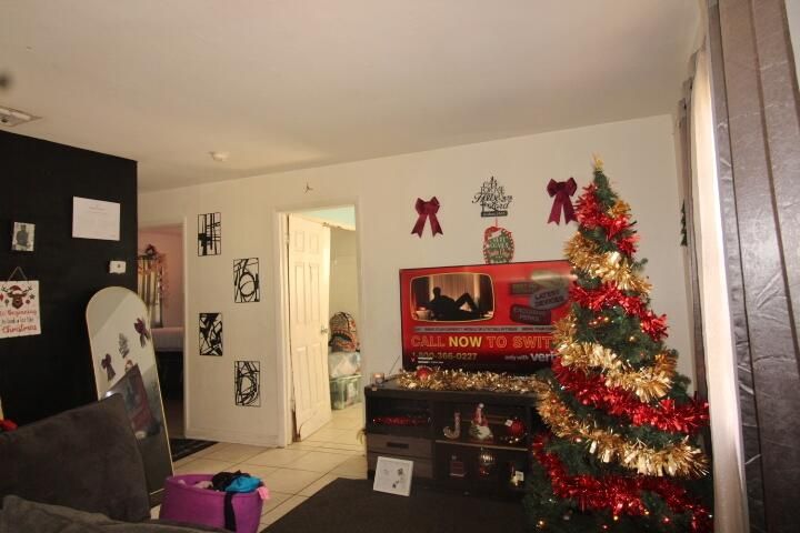 На продажу: $249,000 (3 спален, 1 ванн, 828 Квадратных фут)