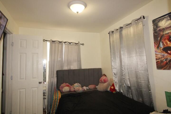 На продажу: $249,000 (3 спален, 1 ванн, 828 Квадратных фут)