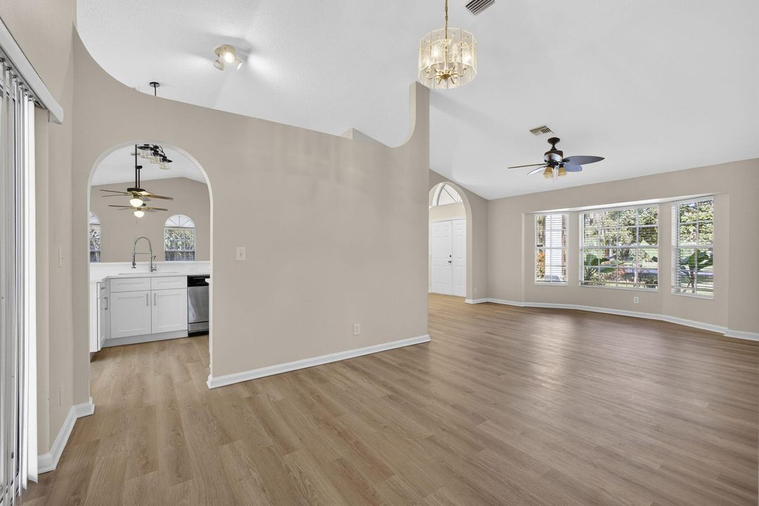 待售: $740,000 (3 贝兹, 2 浴室, 2045 平方英尺)