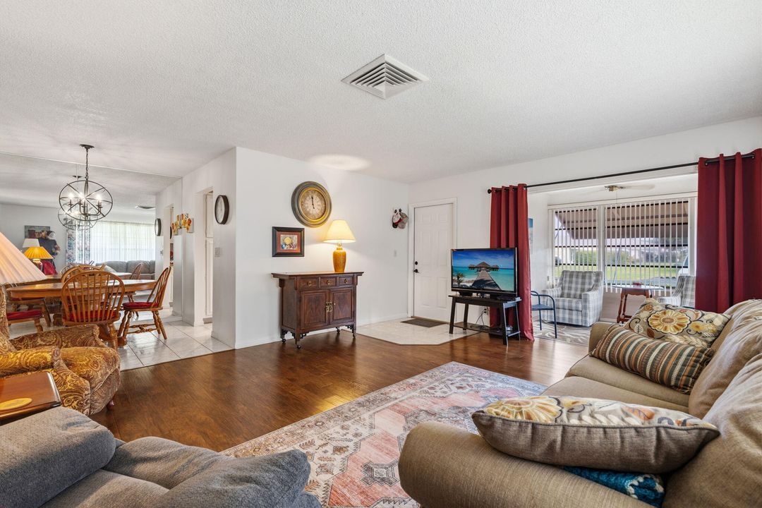 待售: $125,000 (2 贝兹, 2 浴室, 1104 平方英尺)