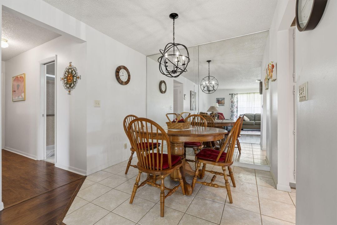 待售: $125,000 (2 贝兹, 2 浴室, 1104 平方英尺)