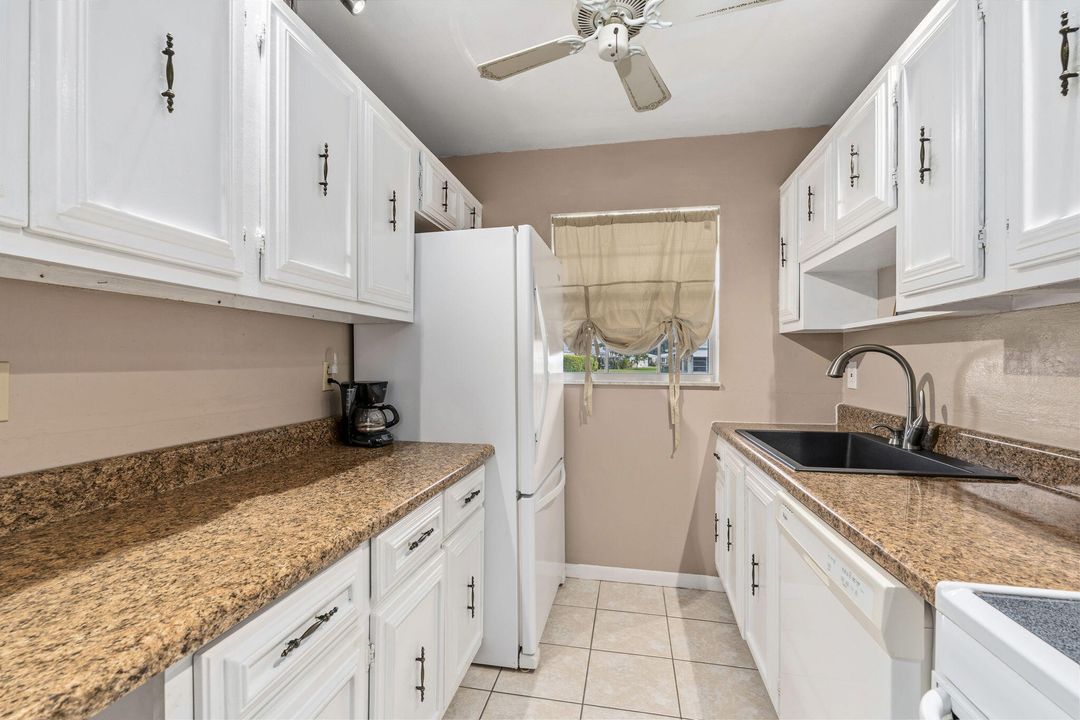 待售: $125,000 (2 贝兹, 2 浴室, 1104 平方英尺)