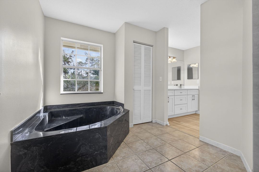 待售: $740,000 (3 贝兹, 2 浴室, 2045 平方英尺)