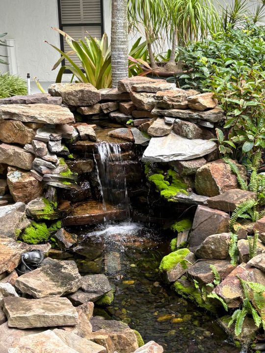 For Sale: $295,000 (2 beds, 2 baths, 1119 Square Feet)