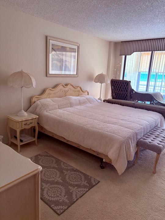 For Sale: $295,000 (2 beds, 2 baths, 1119 Square Feet)