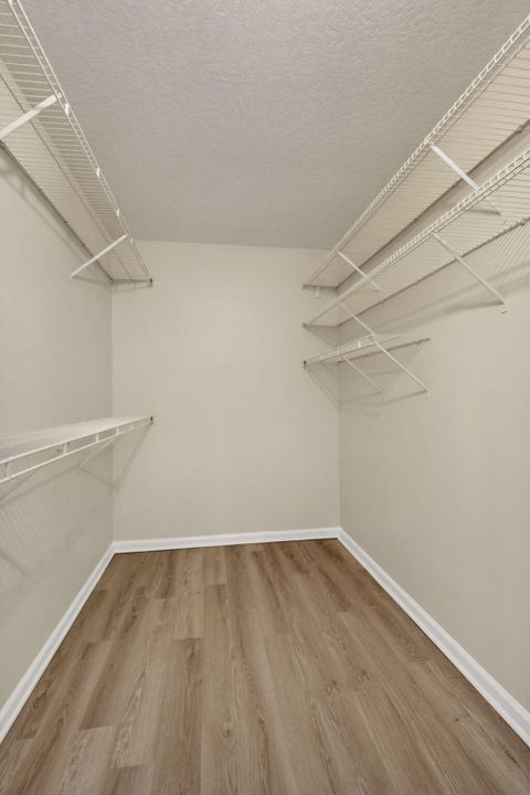 待售: $740,000 (3 贝兹, 2 浴室, 2045 平方英尺)