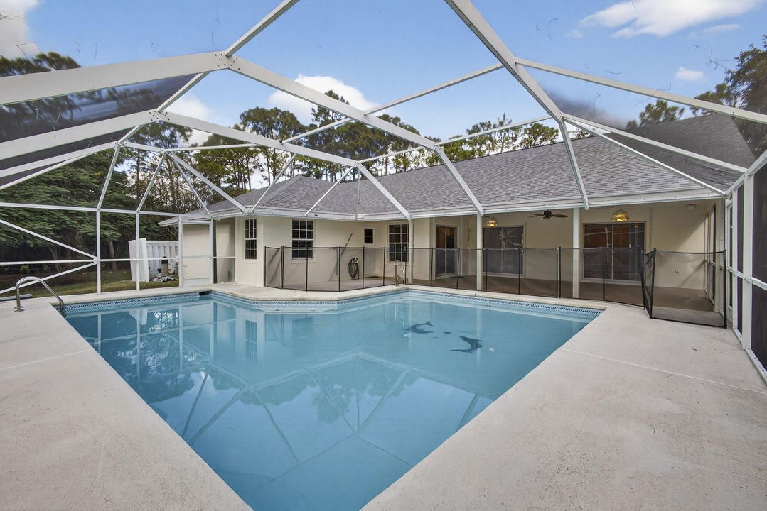 待售: $740,000 (3 贝兹, 2 浴室, 2045 平方英尺)