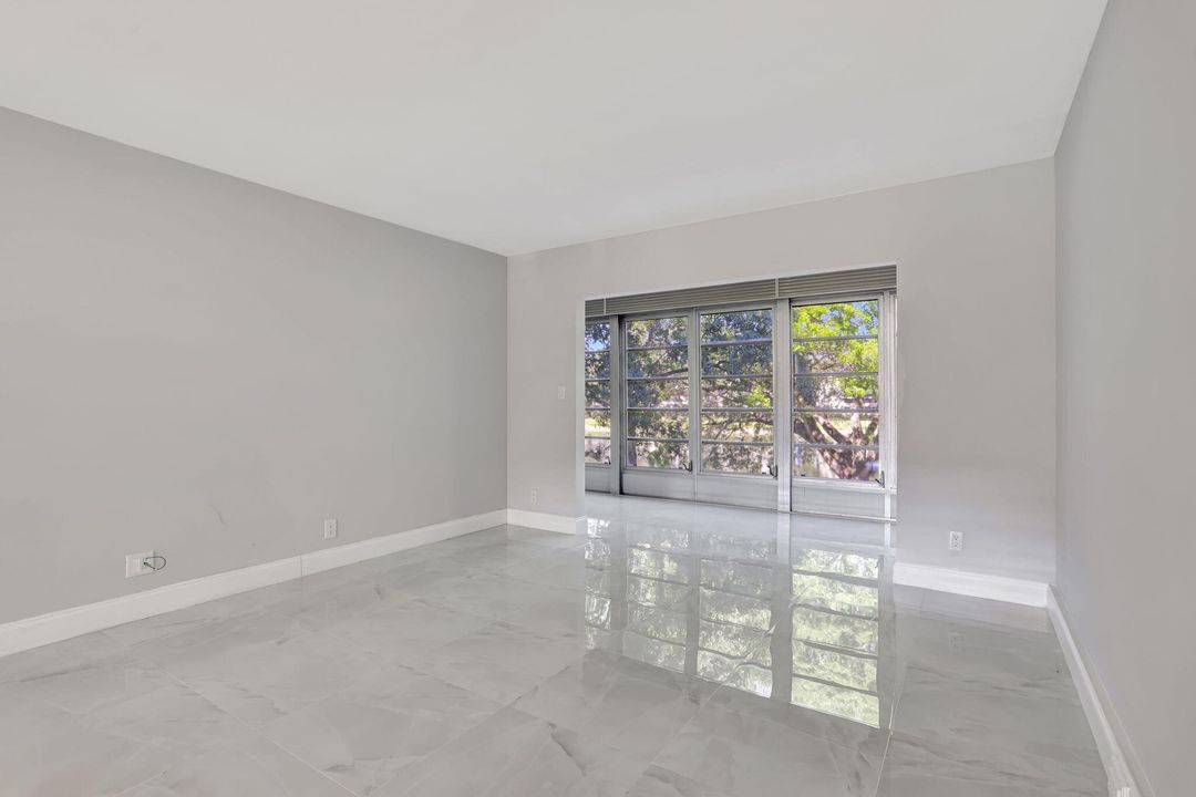 For Sale: $184,999 (2 beds, 2 baths, 1156 Square Feet)