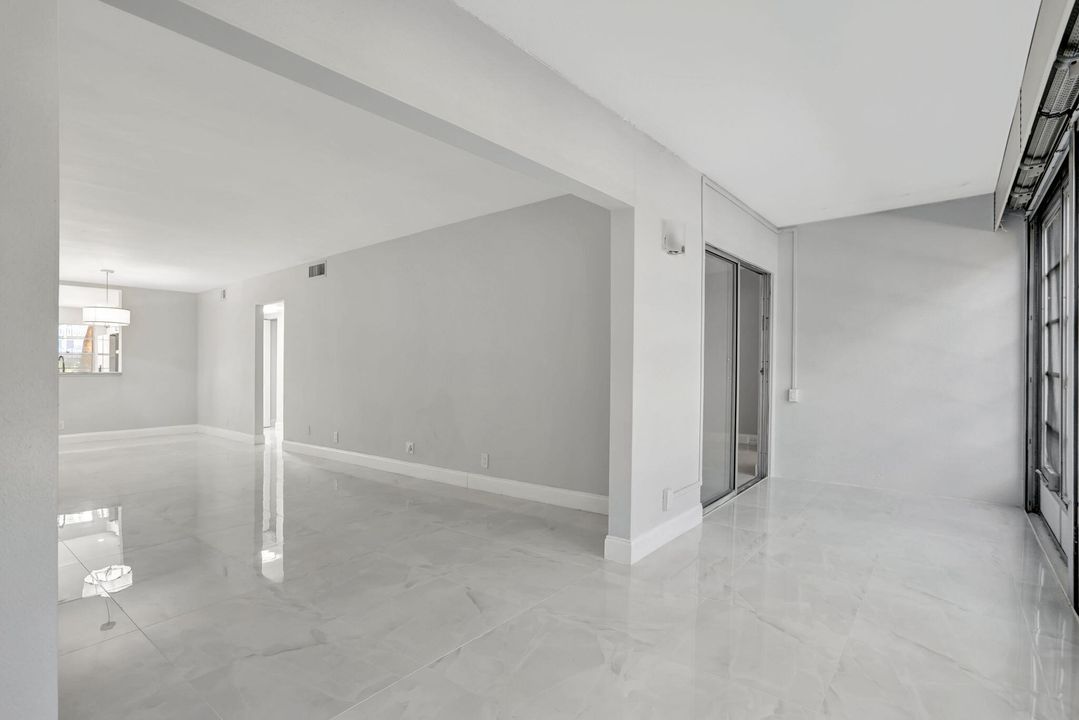 For Sale: $184,999 (2 beds, 2 baths, 1156 Square Feet)