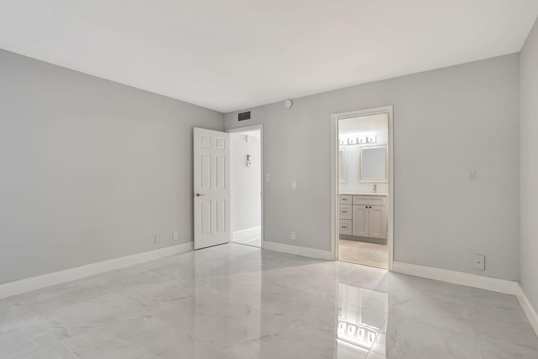 For Sale: $184,999 (2 beds, 2 baths, 1156 Square Feet)