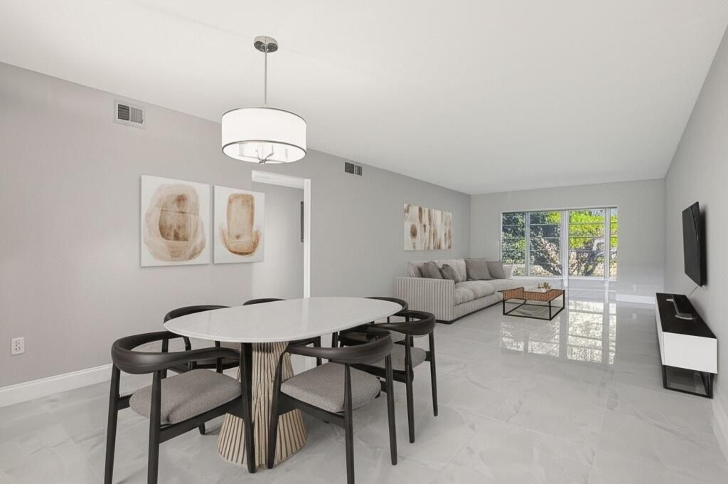 For Sale: $184,999 (2 beds, 2 baths, 1156 Square Feet)