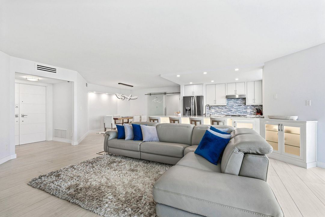 For Sale: $2,240,000 (2 beds, 2 baths, 1479 Square Feet)