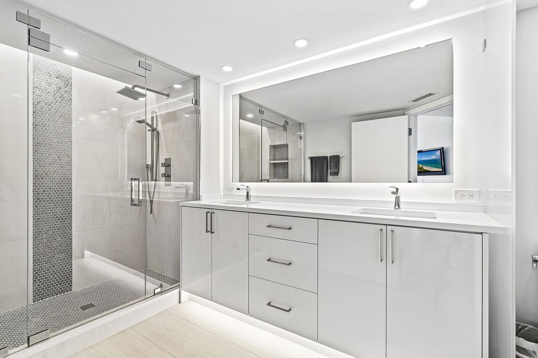 For Sale: $2,240,000 (2 beds, 2 baths, 1479 Square Feet)