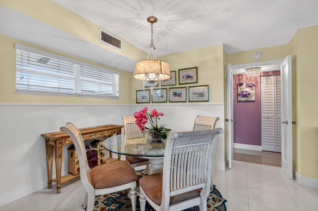 En Venta: $289,000 (2 camas, 2 baños, 1336 Pies cuadrados)