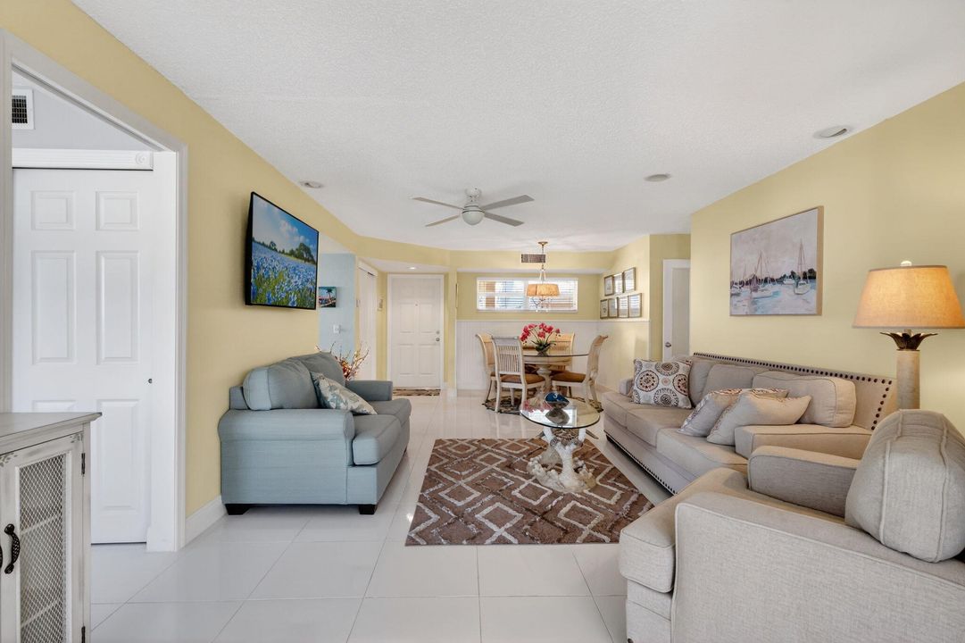 En Venta: $289,000 (2 camas, 2 baños, 1336 Pies cuadrados)