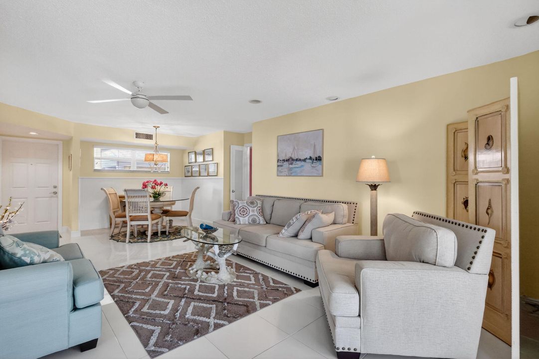 En Venta: $289,000 (2 camas, 2 baños, 1336 Pies cuadrados)