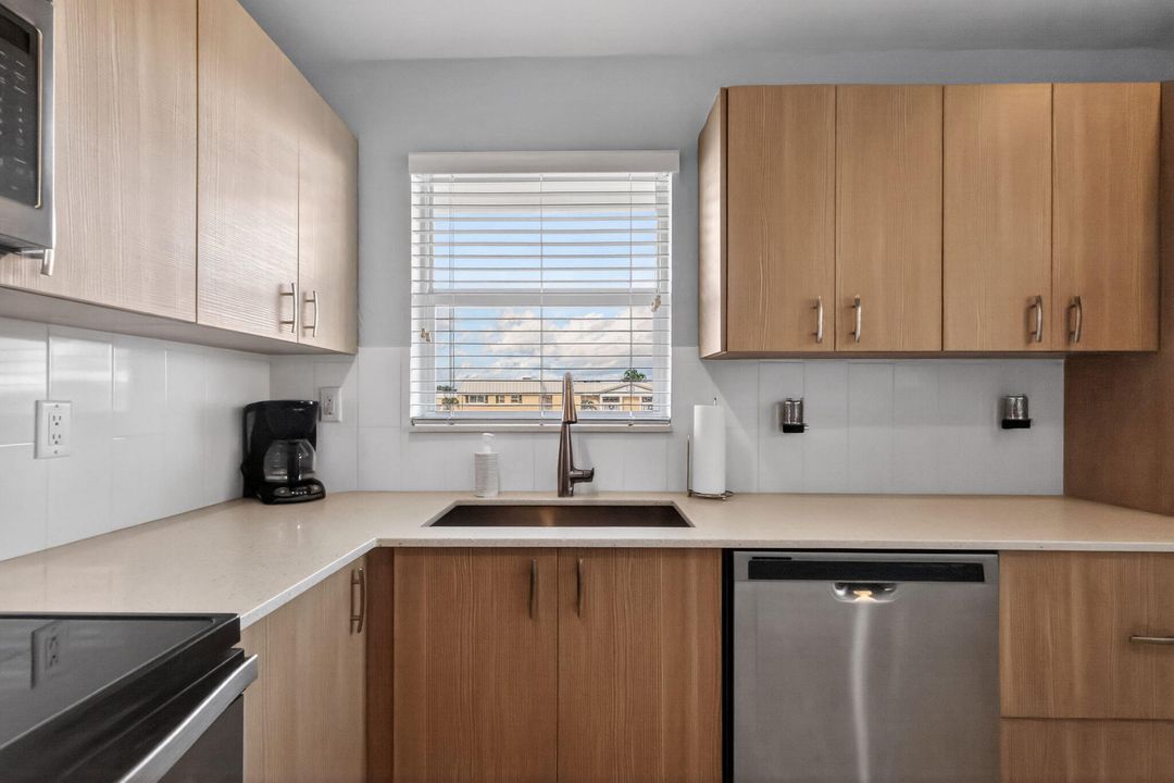 En Venta: $289,000 (2 camas, 2 baños, 1336 Pies cuadrados)