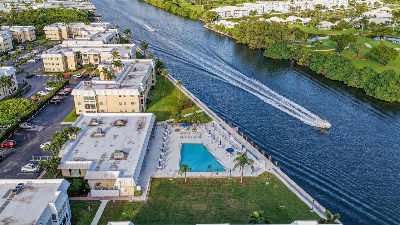 En Venta: $289,000 (2 camas, 2 baños, 1336 Pies cuadrados)