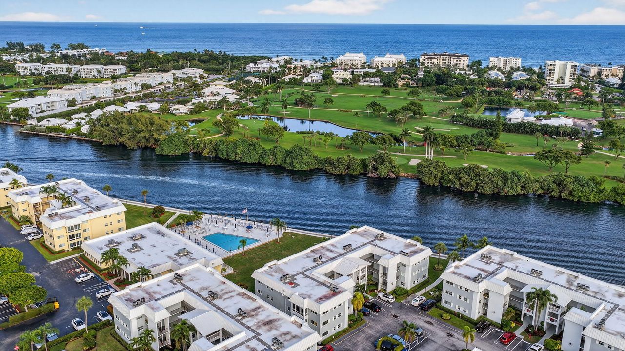 En Venta: $289,000 (2 camas, 2 baños, 1336 Pies cuadrados)