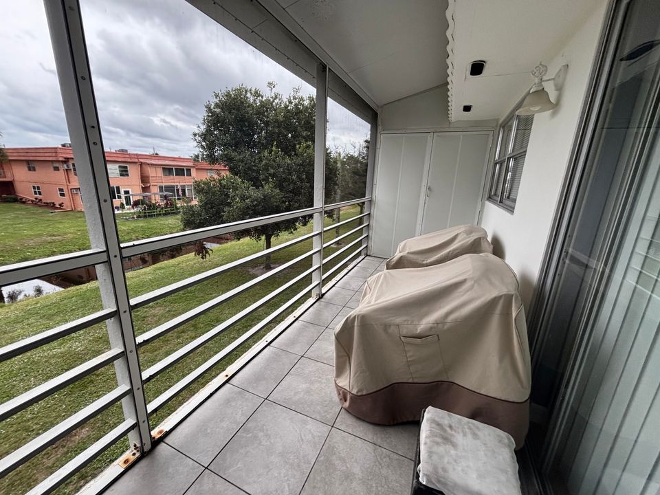 For Rent: $1,650 (2 beds, 2 baths, 883 Square Feet)