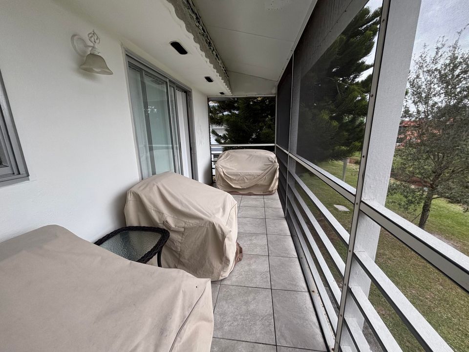 For Rent: $1,650 (2 beds, 2 baths, 883 Square Feet)