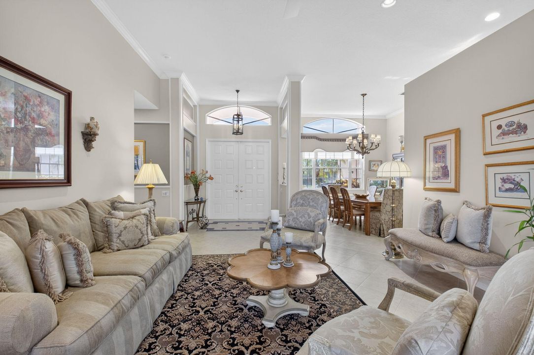 En Venta: $590,000 (3 camas, 2 baños, 2445 Pies cuadrados)