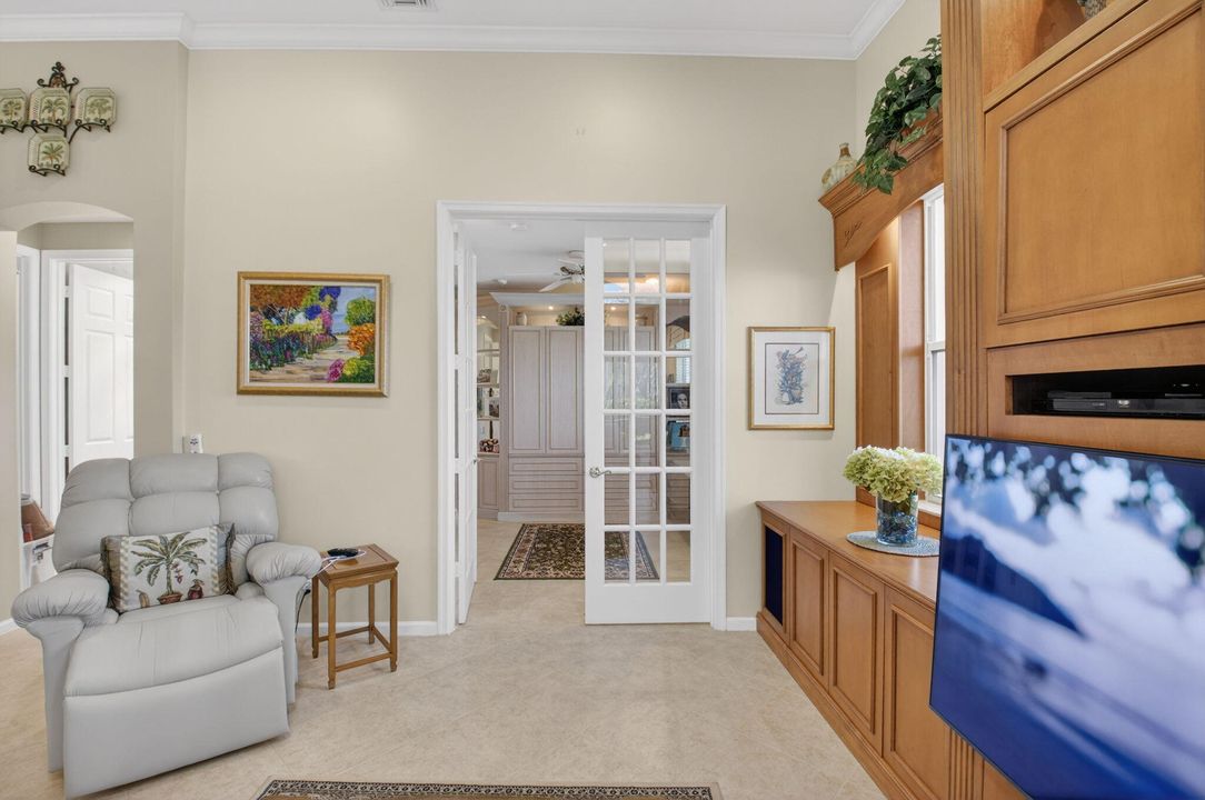 En Venta: $590,000 (3 camas, 2 baños, 2445 Pies cuadrados)