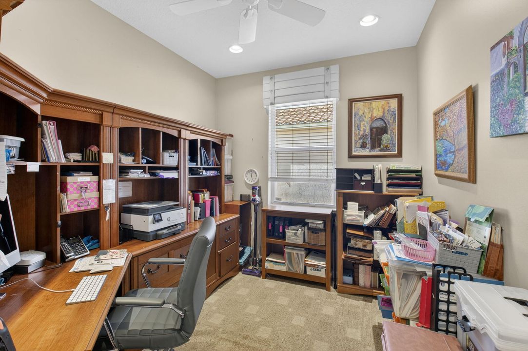 En Venta: $590,000 (3 camas, 2 baños, 2445 Pies cuadrados)